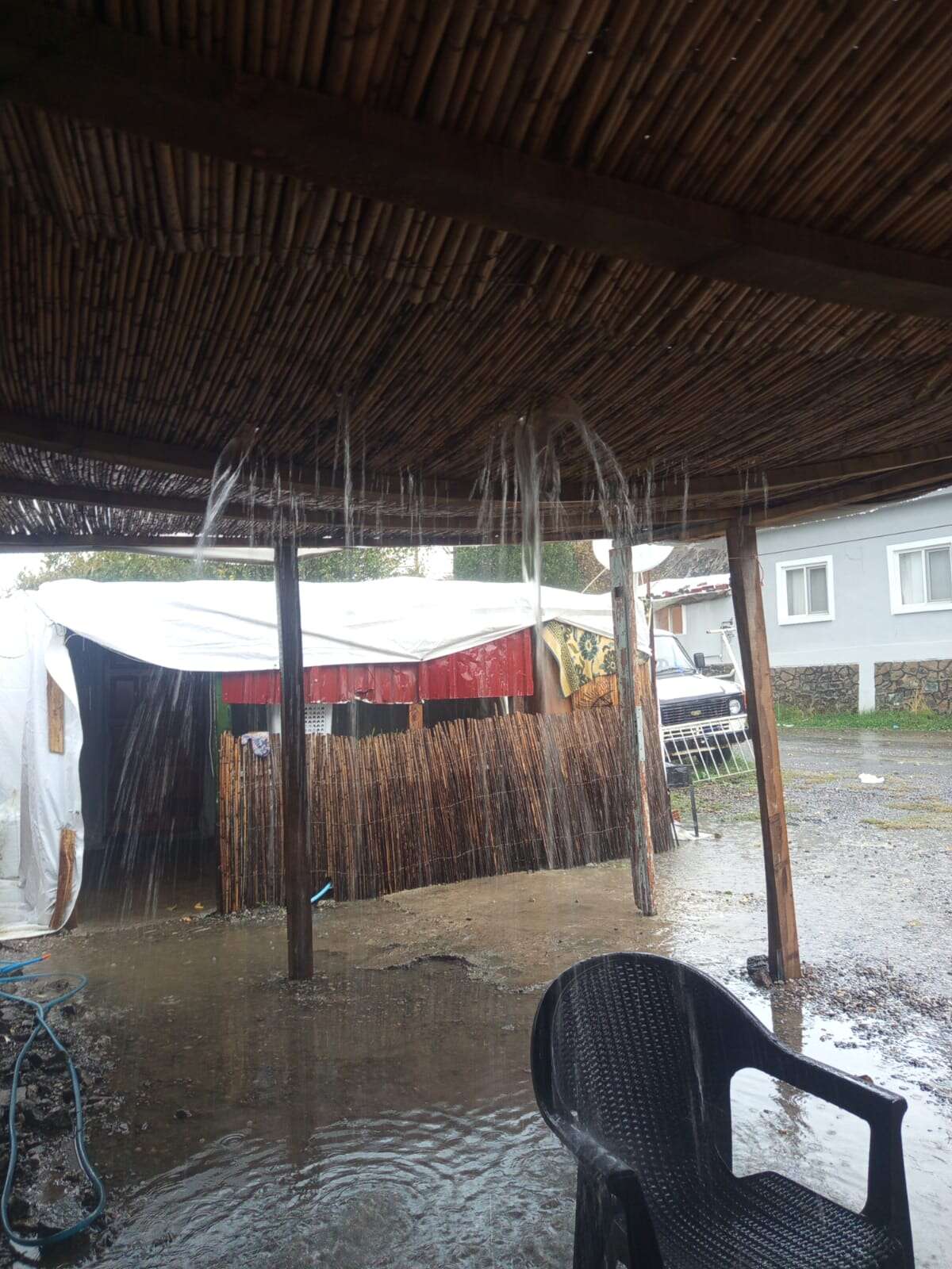 Ortaca’da Şiddet Mağduru Üç Çocuk Annesi Çadırda Yaşam Mücadelesi Veriyor 2